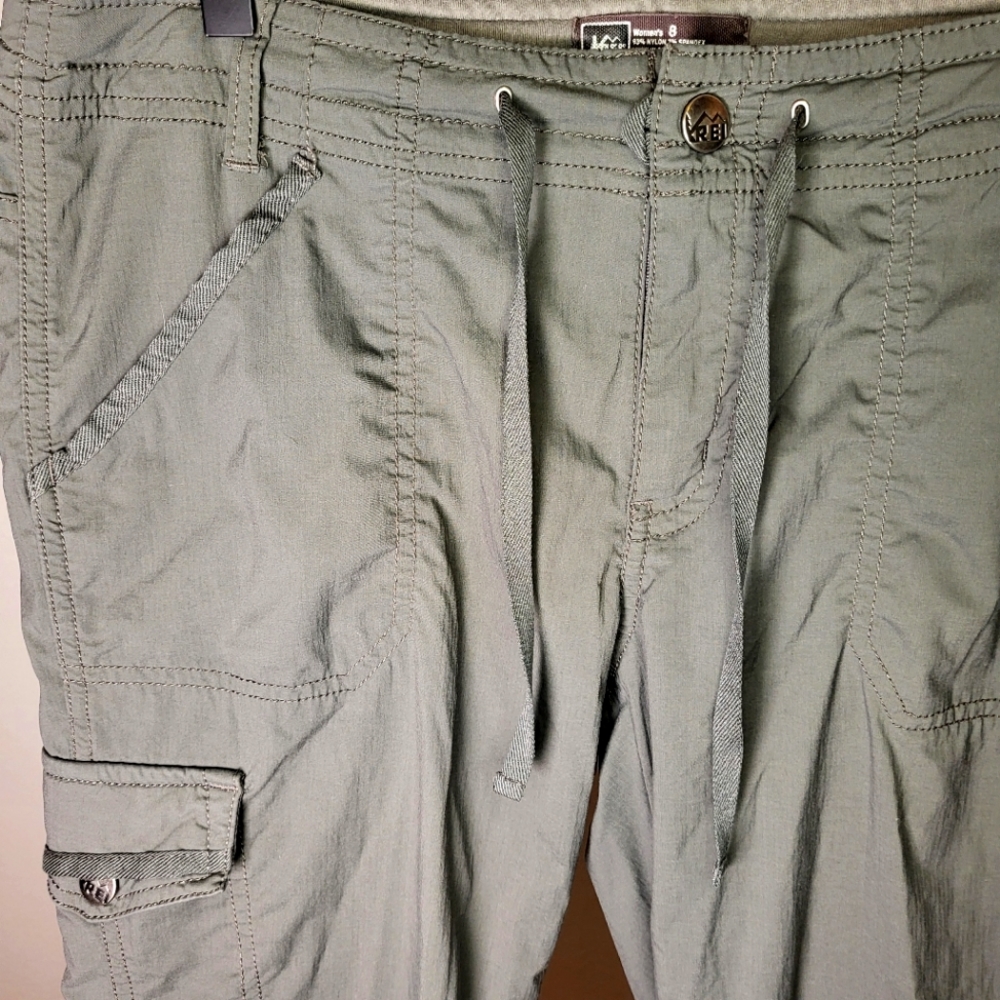 REI Roll Up Cargo Hiking Pants size 8 in Slate Grey - Picture 3 of 7